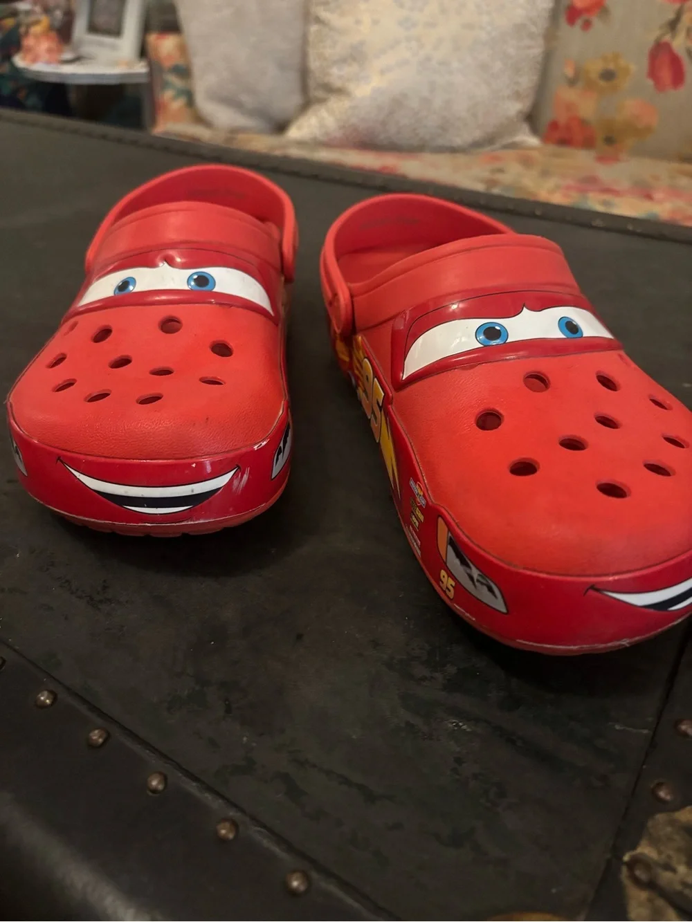 CROCS Lightning McQueen Cars Clogs - Picture 2 of 6